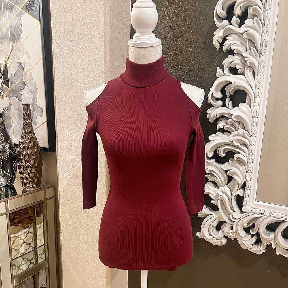 BEBE open shoulder BURGUNDY Sweater Tunic Dress top